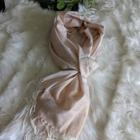 WHBM Scarf - Picture 10 of 10